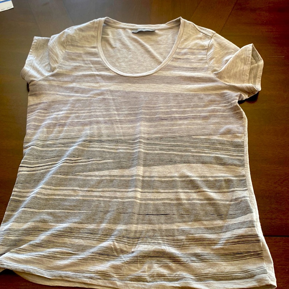 Icebreaker extra large gray T-shirt with stripes